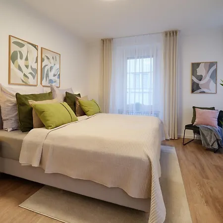 Bg Living & Hosting - Stilvolle Im Zentrum Von - 2 Schlafzimmer, Netflix, Waschmaschine, Bis 4 Personen Apartamento Wittlich