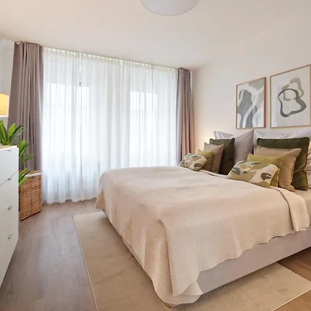 Bg Living & Hosting - Stilvolle Im Zentrum Von - 2 Schlafzimmer, Netflix, Waschmaschine, Bis 4 Personen Lejlighed Wittlich