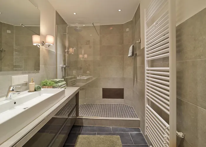 Апартаменты Bg Living & Hosting - Stilvolle Im Zentrum Von - 2 Schlafzimmer, Netflix, Waschmaschine, Bis 4 Personen *