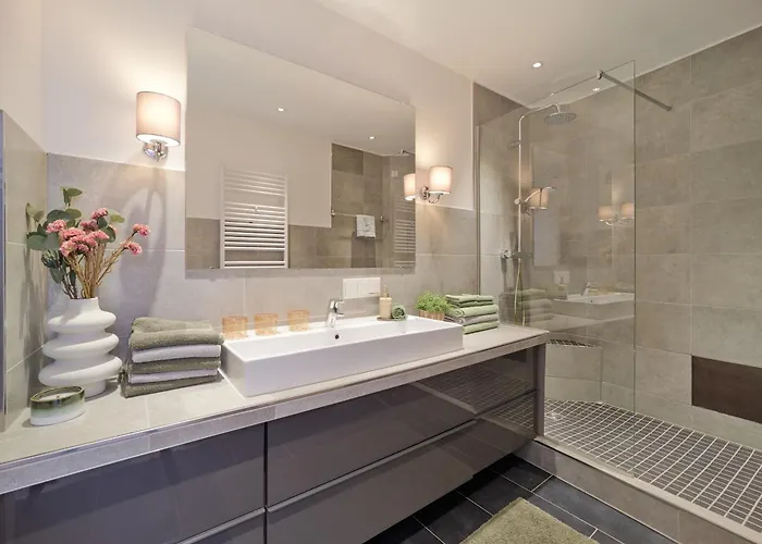 Bg Living & Hosting - Stilvolle Im Zentrum Von - 2 Schlafzimmer, Netflix, Waschmaschine, Bis 4 Personen